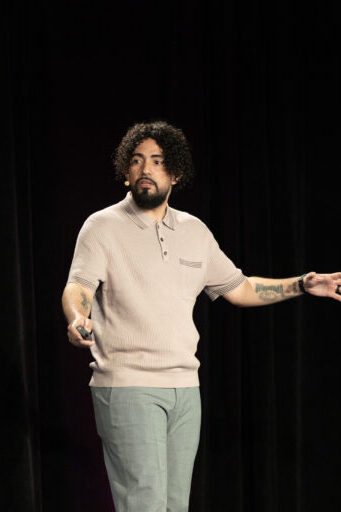 service-01 Ray Martinez making expressive gestures at SEO Week 2026